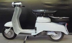 La <span style="color: #ff0000;"><em><strong>Montesa</span> Microscooter</strong></em> fue un modelo de escúter fabricado por Montesa entre 1963 y 1973. No era un producto original de la firma catalana , sino que se trataba de una adaptación para el mercado español del Mini-Scooter de la casa italiana Laverda , el cual fabricaba bajo licencia.