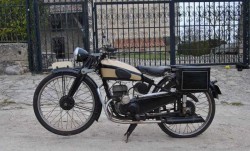 La B-46/49, el segundo modelo de <span style="color: #ff0000;"><em><strong>Montesa</strong></em></span> y que se fabricó entre 1947 y 1951. Se la conocia como 'La Yaya'