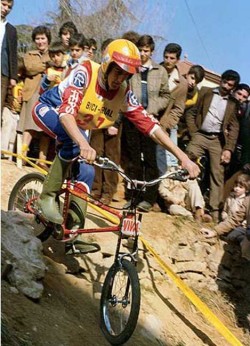 Haciendo trial con una <span style="color: #ff0000;"><em><strong>Montesita</strong></span> T 15</em>