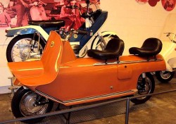El prototipo <span style="color: #ff0000;"><em><strong>Montesa</span> Fura</strong></em>, un scooter diseñado por Leopoldo Milá que no llega a ver la luz.