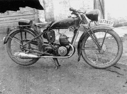 Una Motobecane que Bultó había regalado a su sobrino Juan Soler Bultó (hijo de "Jasu") serviría de base para el primer prototipo