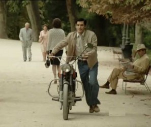 Una <span style="color: #ff0000;"><em><strong>Montesa</span> Impalita 50</strong></em> en 'Adolfo Suárez, el Presidente', mini-serie de TV de 2010.