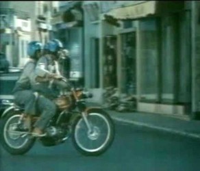 Una <span style="color: #ff0000;"><em><strong>Montesa</span> 250 King Scorpion Automix</strong></em> en 'Llegan Joe y Margherito' de 1974