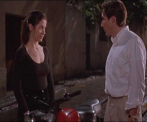 Una <span style="color: #ff0000;"><em><strong>Montesa</span> 250 Impala Sport</strong></em> en 'Barcelona', película de 1994