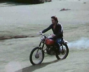 Una <span style="color: #ff0000;"><em><strong>Montesa</span> King Scorpion</strong></em> en 'Los Camioneros', serie de TV  de 1973.