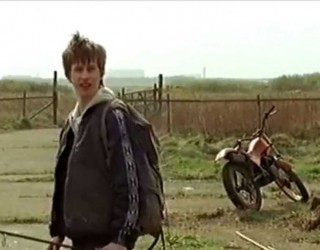 Una <span style="color: #ff0000;"><em><strong>Montesa</span> Cota 348 de 1977</strong></em> en 'Chico de la naturaleza' serie de TV del año 2000.