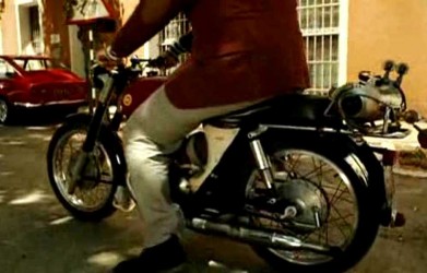 Una <span style="color: #ff0000;"><em><strong>Montesa</span> Impala</strong></em> en 'Mortadelo y Filemón. Misión: Salvar la Tierra' de 2008.