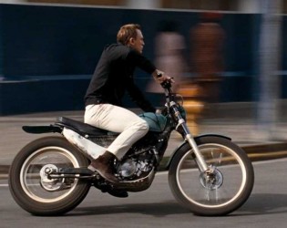 Una <span style="color: #ff0000;"><em><strong>Montesa</span> Cota 4RT</strong></em> en 'Quantum of Solace', película de 2008.